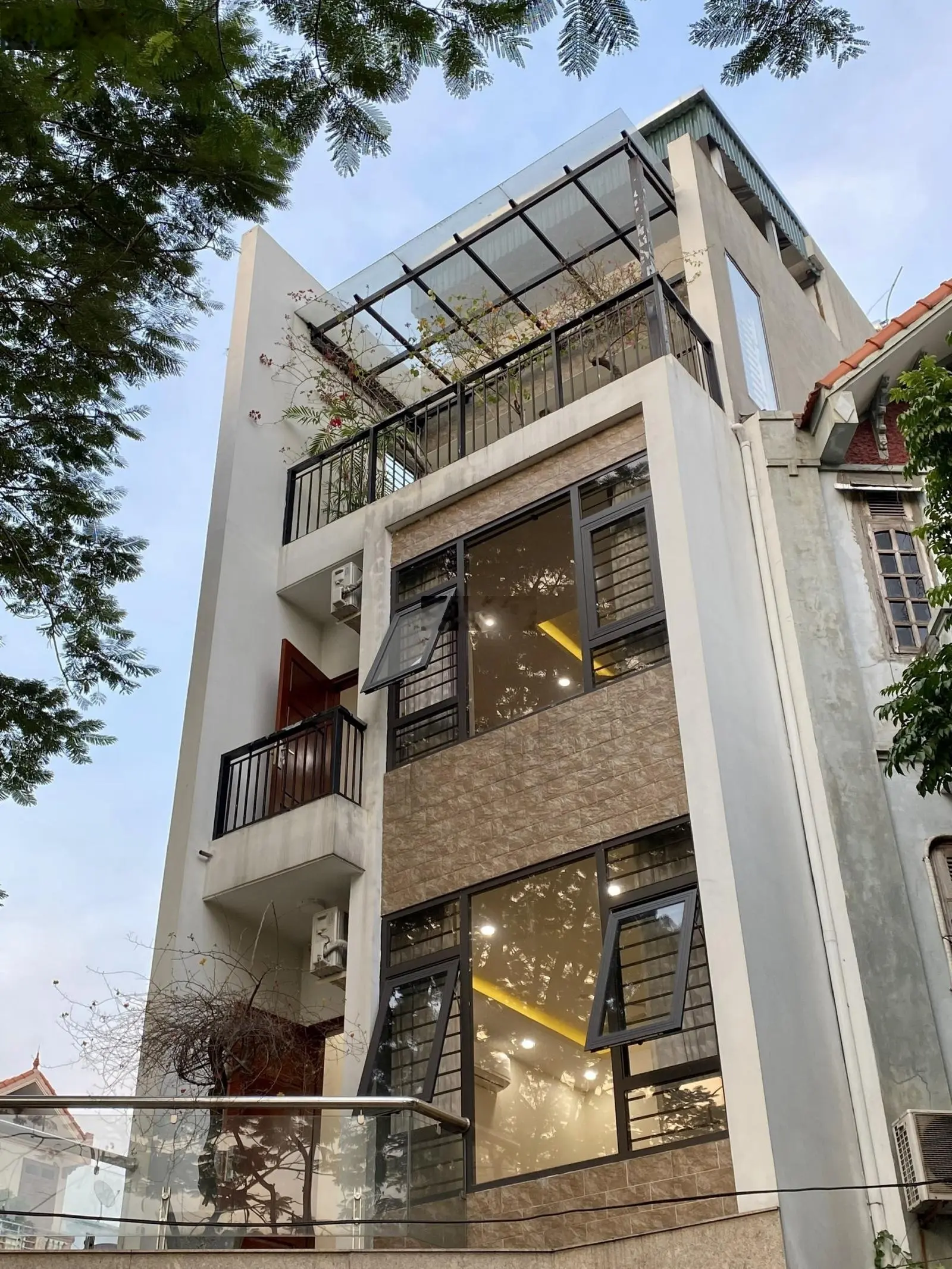 Bán liền kề view công viên khu tđc thượng thanh 115m2, 6 tầng thang máy, full nội thất xịn sò