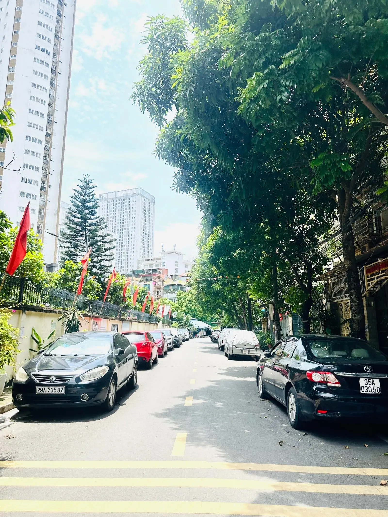 Bán nhà Phương Liệt 43m - 5 tầng - 3.8mMT - ngõ nông kinh doanh nhỏ - Giáp ranh Hai Bà Trưng.