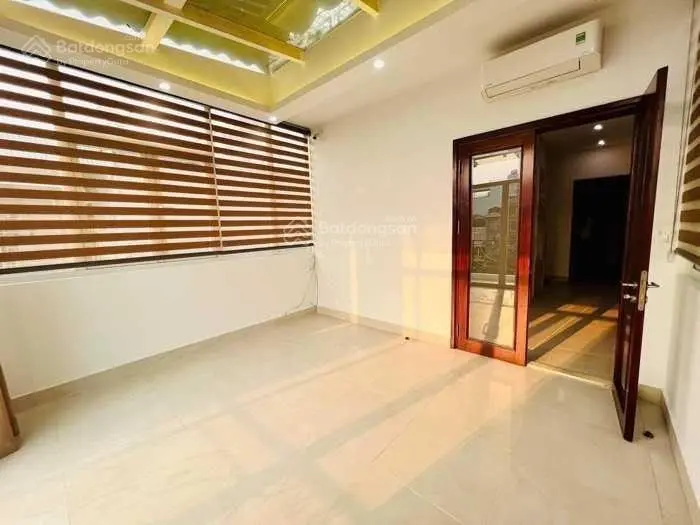 Bán nhà mặt phố Yên Hoa Yên Phụ Tây Hồ. Lô góc view hồ tây 24,8 tỷ