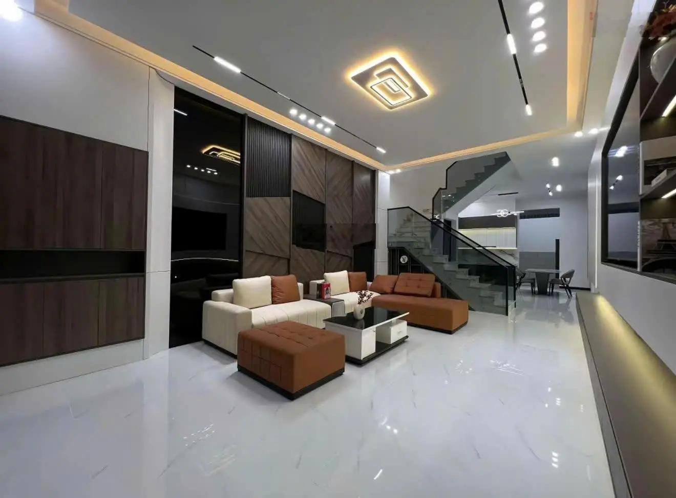 Bán nhà 1 trệt 2 lầu Thuận An, Bình Dương mua 3ty8 ngộp bán 2,9 tỷ