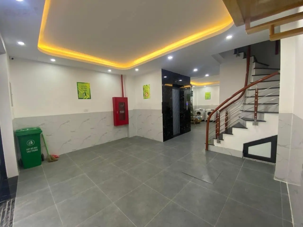 Cần thanh khoản! CHDV đẹp lõi Thanh Xuân, xây mới, ngõ nông, 61m2*6T*20p KK, TM, PCCC, giá tốt