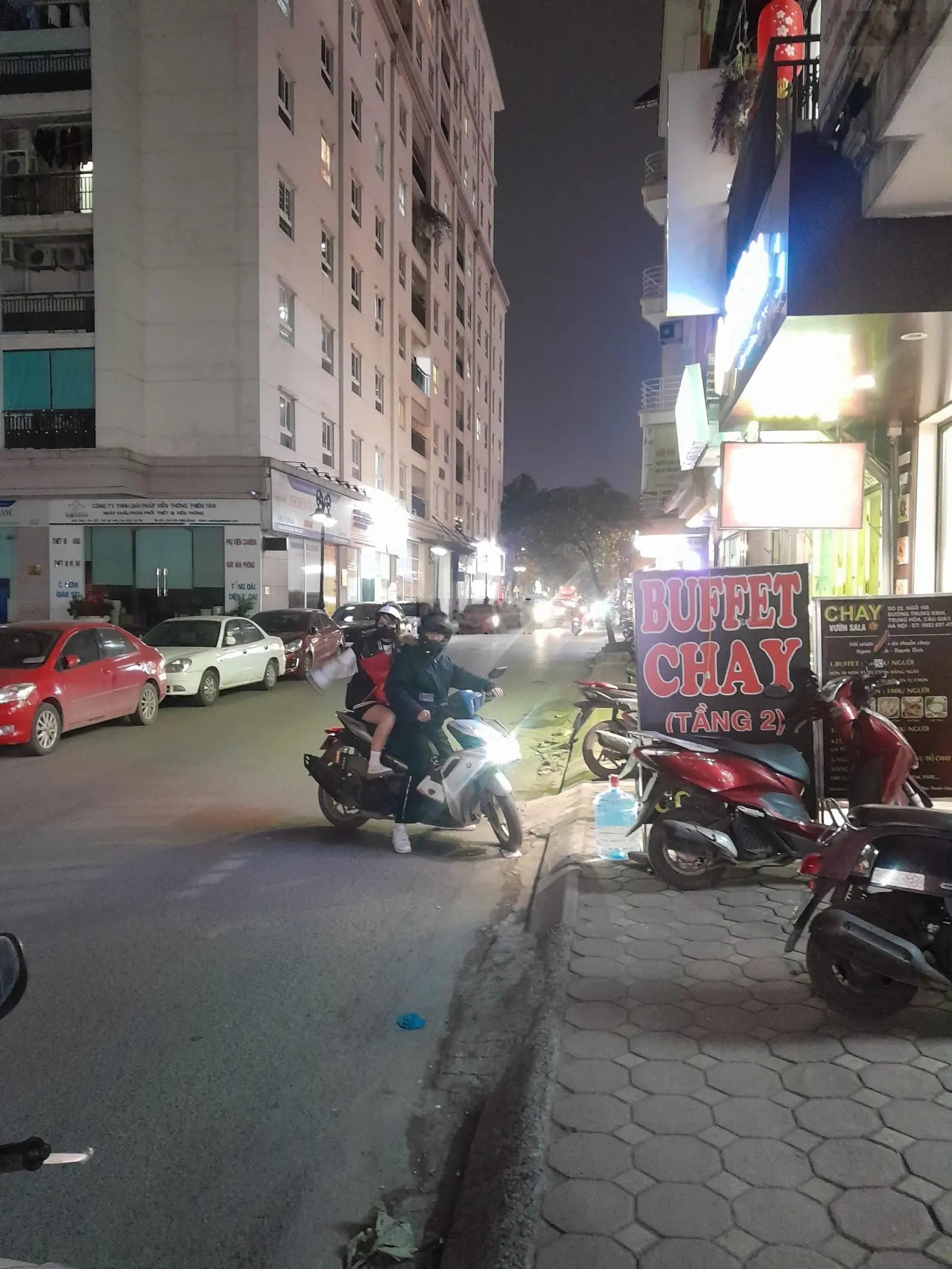 Bán nhà riêng 40m2 tại Trung Kính, Yên Hòa, Cầu Giấy, Hà Nội, giá ưu đãi 18,4 tỷ