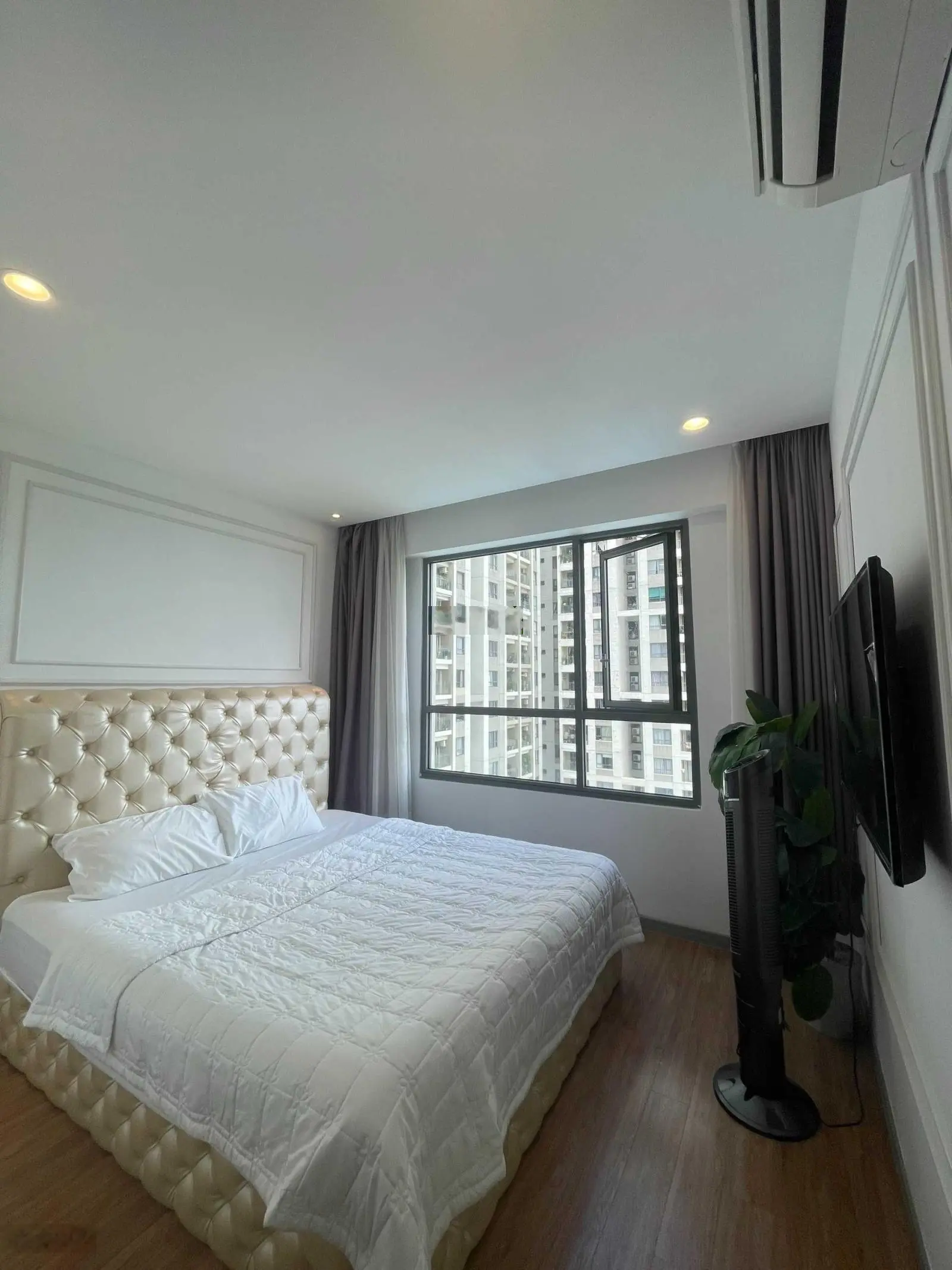 Cần bán căn hộ Xi Grand Court, 70m2 4,3tỷ 80m2 5tỷ/ 90m2 5,5 tỷ view thoáng nhà đẹp. LH 0932 248 ***