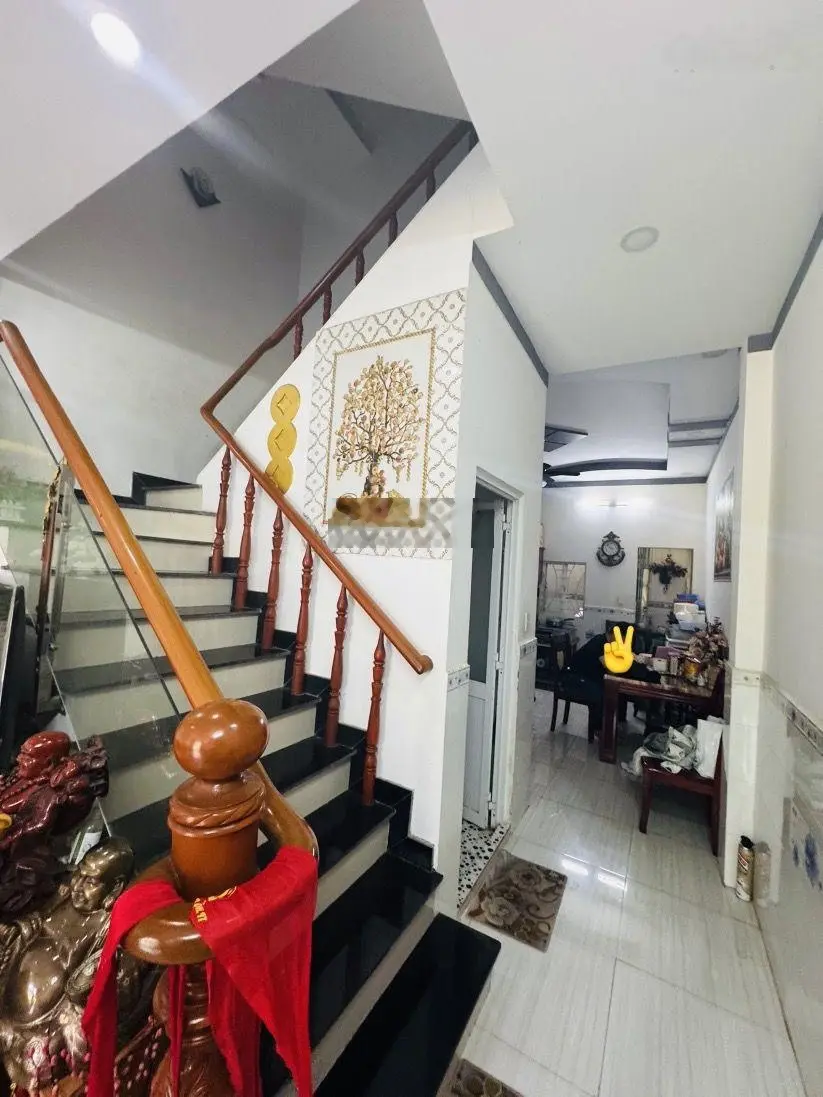 Bán nhà 4 tầng, đường 6 mét, diện tích : ngan 4 mét, dài 13,5 mét. Giá 6 tỷ 500 thương lượng.