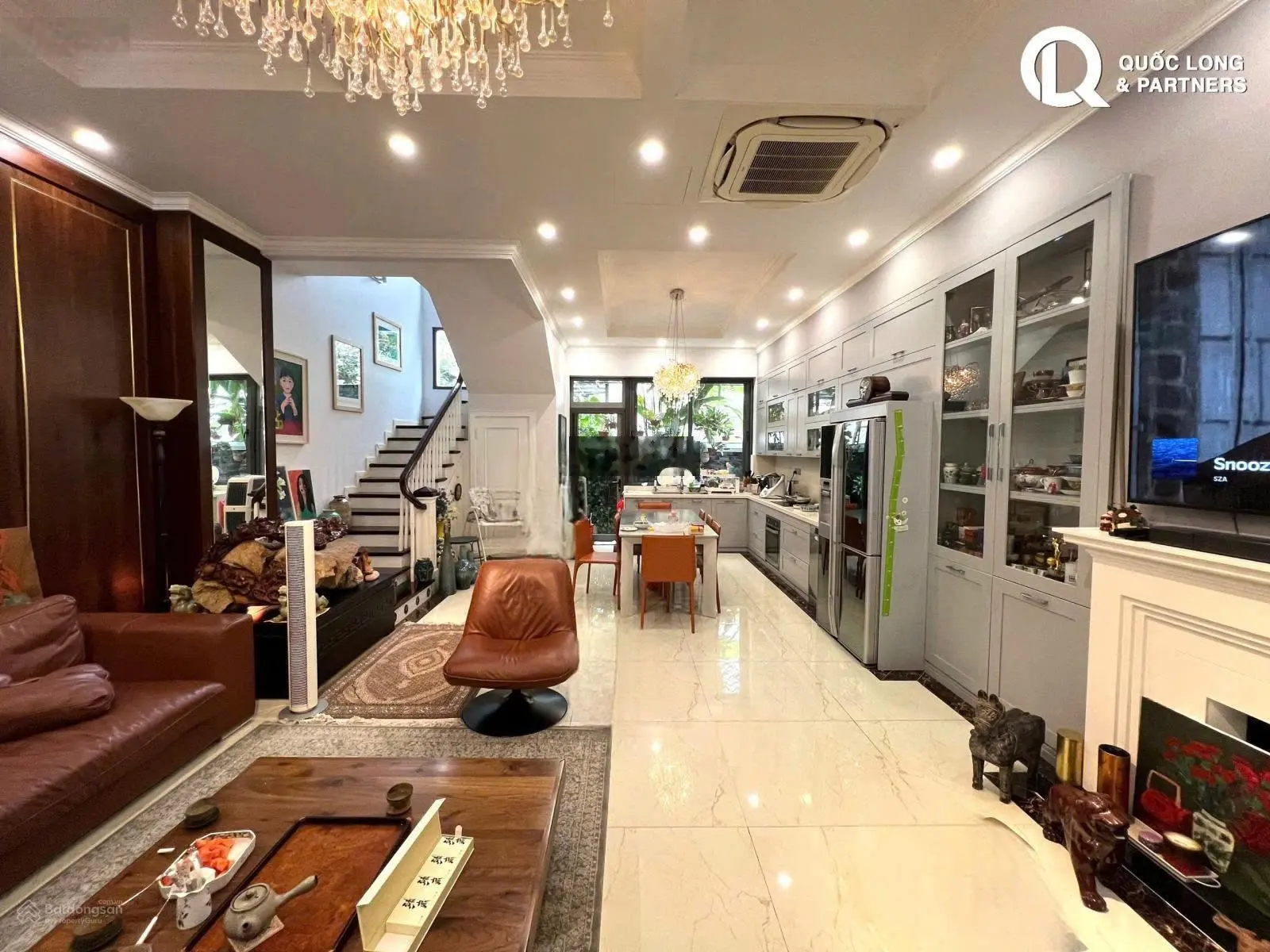 Bán BT TuLip Vinhomes Harmony ngay hồ điều hòa, nhà đẹp, nội thất sang trọng. Giá: 30 tỷ