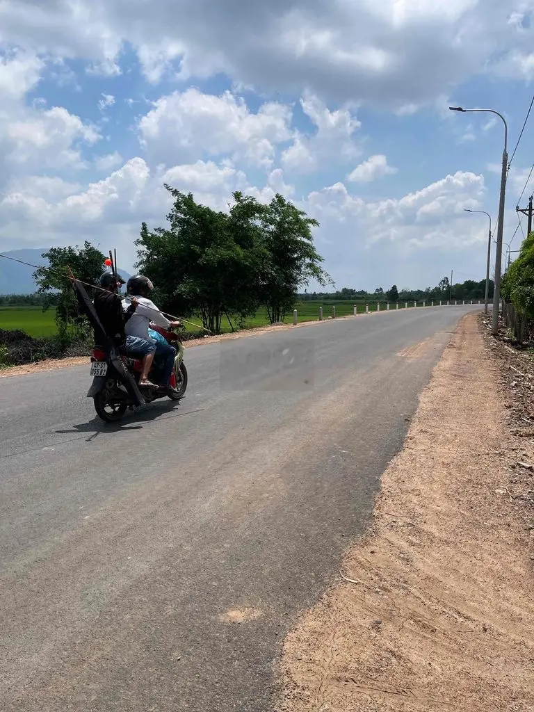 Bán đất MT nhựa 8m gần TL765, cách CT dầu giây phan thiết 2km