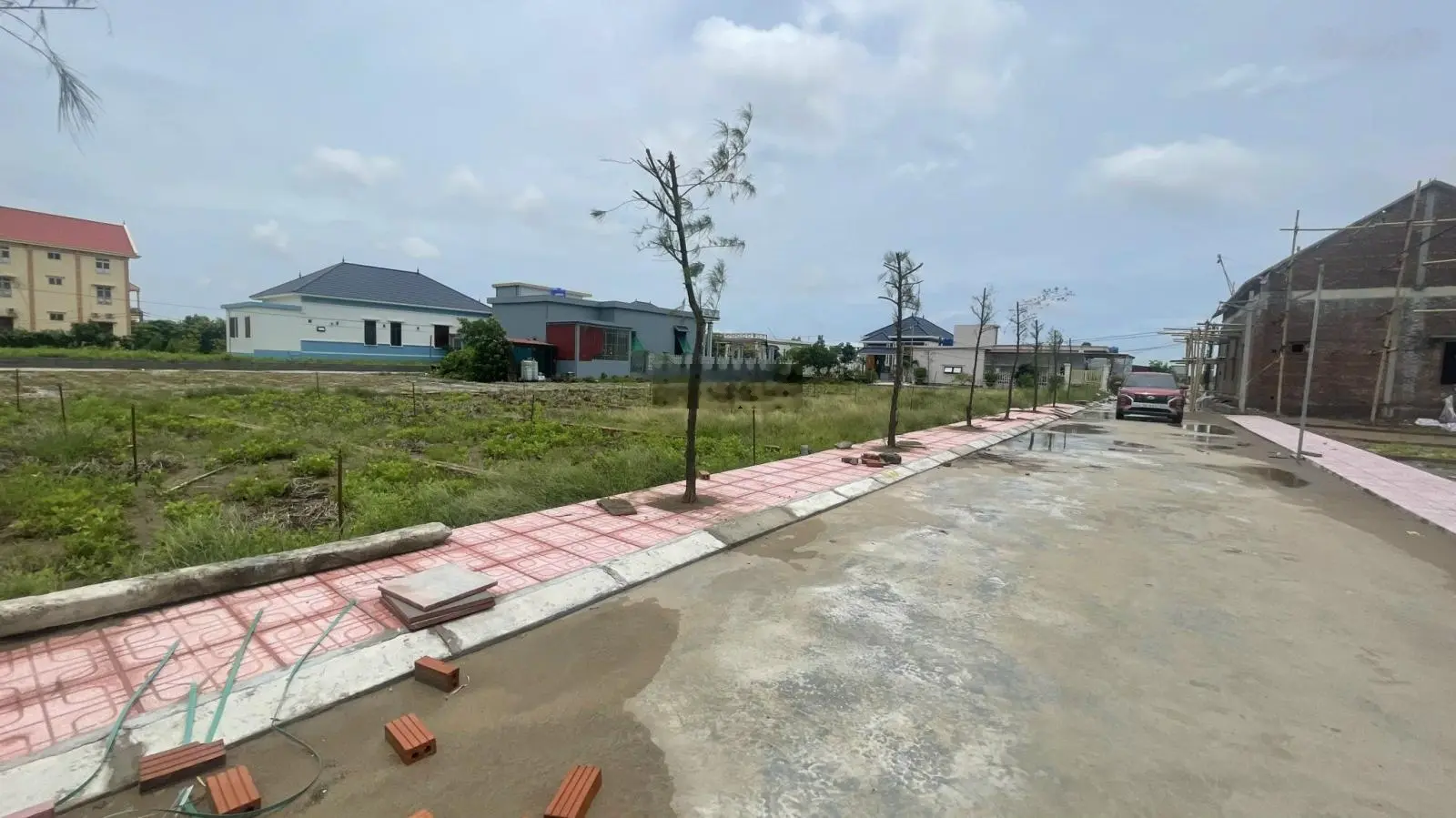 chị gái cần bán mảnh đất sát ĐÔ THỊ BIỂN nghỉ dưỡng để mua trung cư diện tích 85m2 mặt tiền hơn 5m