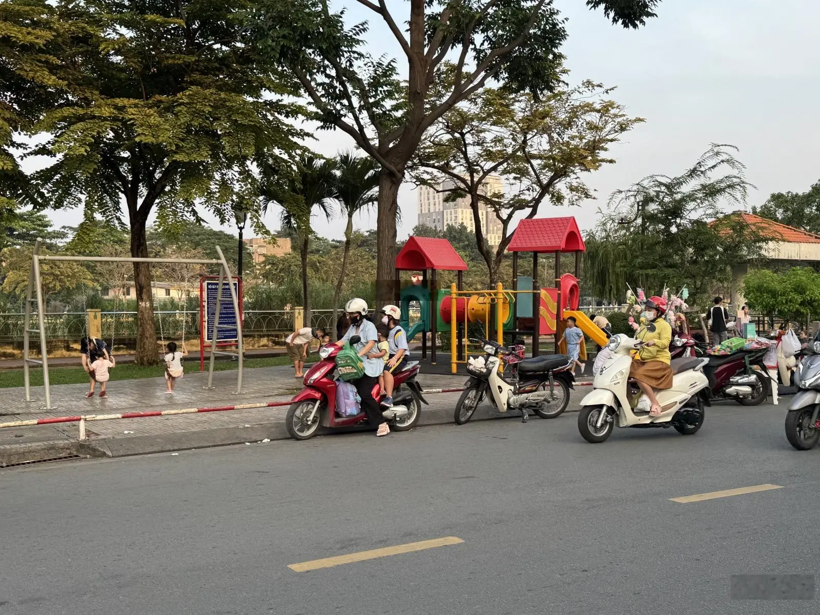 Vip - Bán nhà mặt tiền view sông đường Tầm Vu, Bình Thạnh 4x14m - 3 tầng giá: 13,5 tỷ