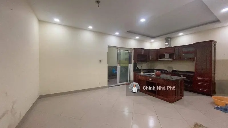 Ngay ETOWN Cộng Hòa, Tân Bình, 4 tầng, 7,2m x 26m, 6PN, HXT 8m thông, vỉa hè