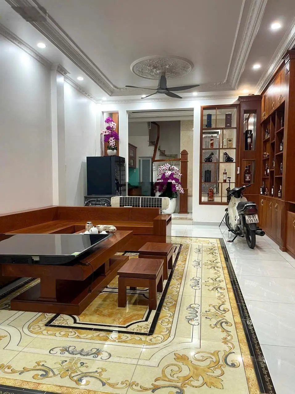 Bán nhà 3 tầng DT: 5 x 12 có thang máy đường xe hơi P. Phú Mỹ, Quận 7