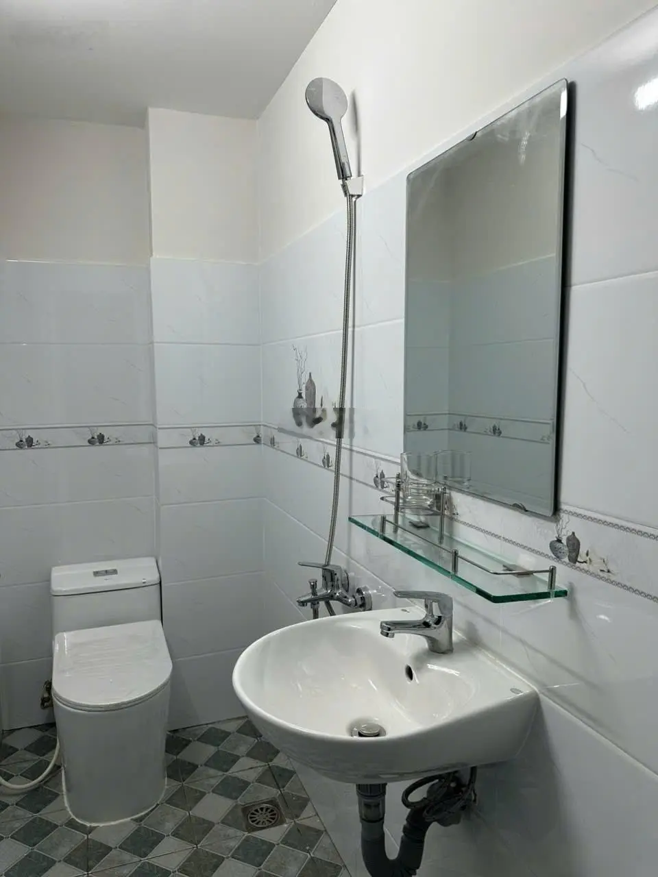 Bán nhà mặt tiền đường khu buôn bán 4 tầng BTCT Lê Quang Sung Phường 6 Quận 6