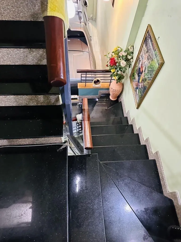 Cần bán gấp nhà đường Nhiêu Tứ, P7, Phú Nhuận Giá5tỷ190- 75m2(5x15) Đang cho thuê 50tr/tháng