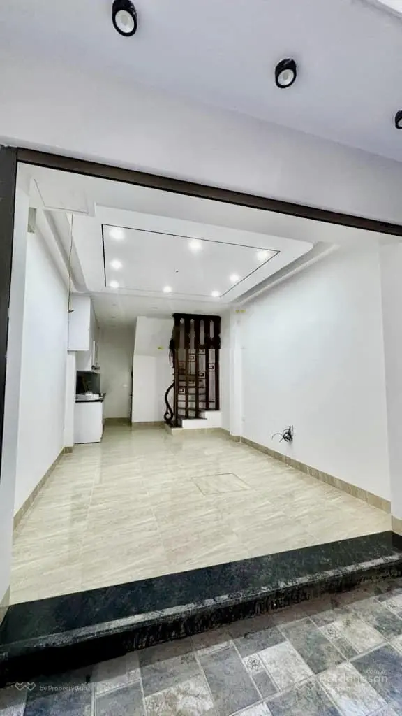 Hiếm vài bước ra oto - nhà đẹp ở luôn - trung tâm long biên