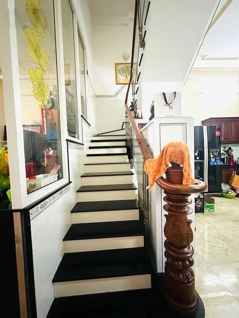 Tỉnh Lộ 10 - Kề Bên Khu Tên Lửa - 95m2 - Đường Xe Tải Thông -3 Tầng