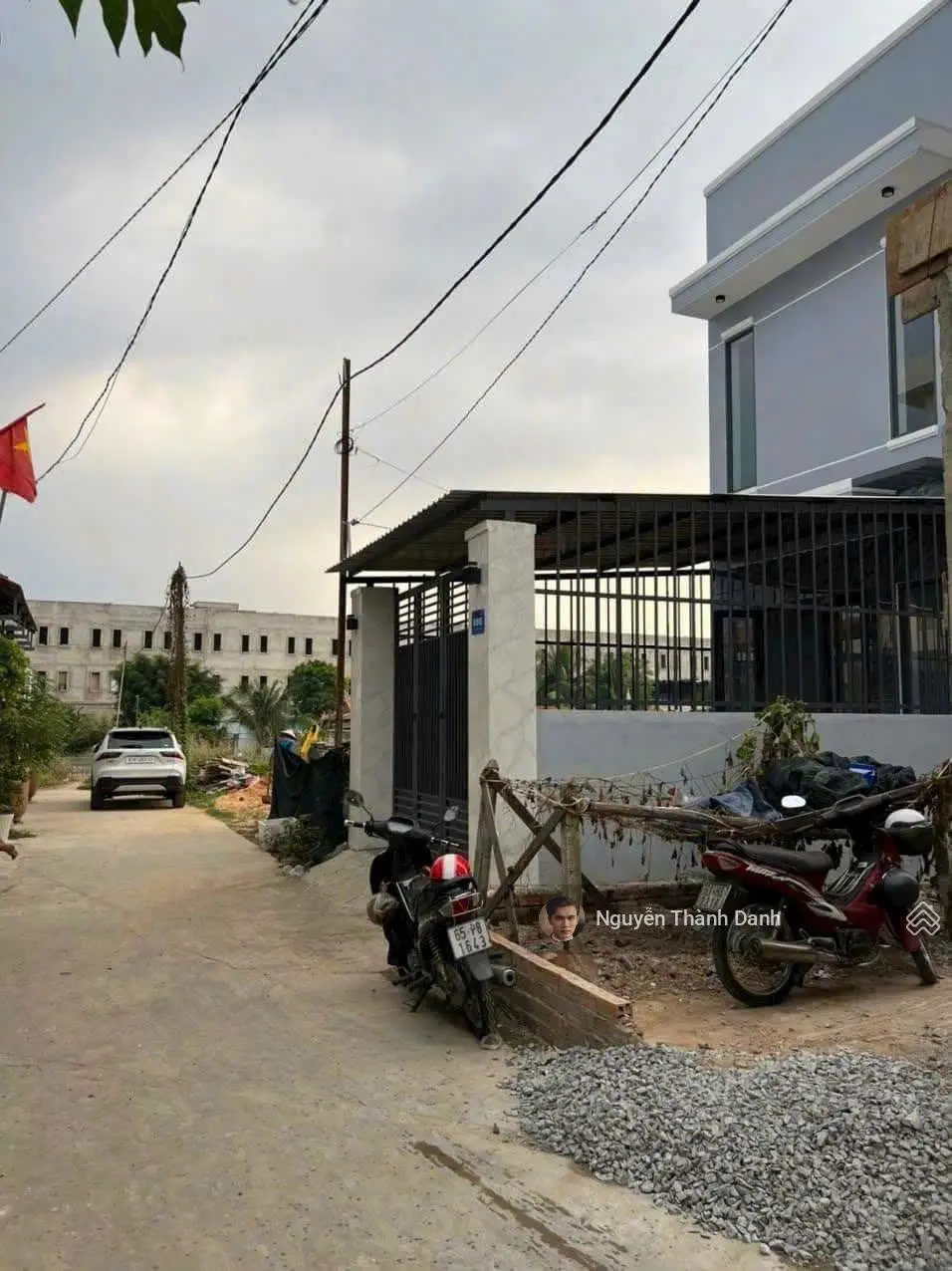 Chủ kẹt tiền bán gấp Nhà 1 trệt 1 lầu . 87,7m2 .Giá 2,3 tỷ. Đường Chòm Sao. Hưng Định, Thuận An, BD