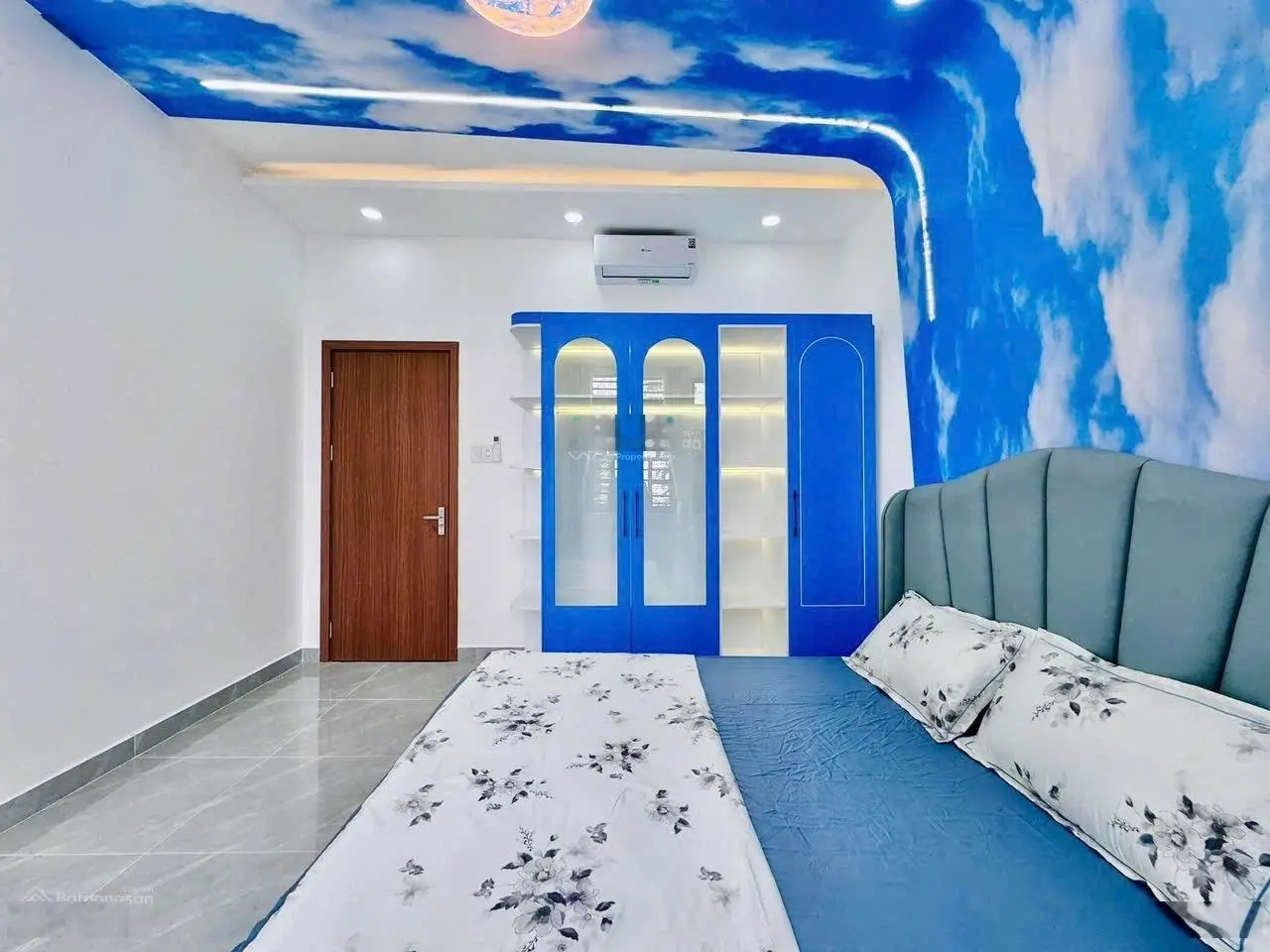 Sang Mỹ định cư! Bán nhà 62m2 đường Hồng Bàng, Q11. Gần cầu vượt Cây Gõ. Hẻm 7m. Sổ riêng