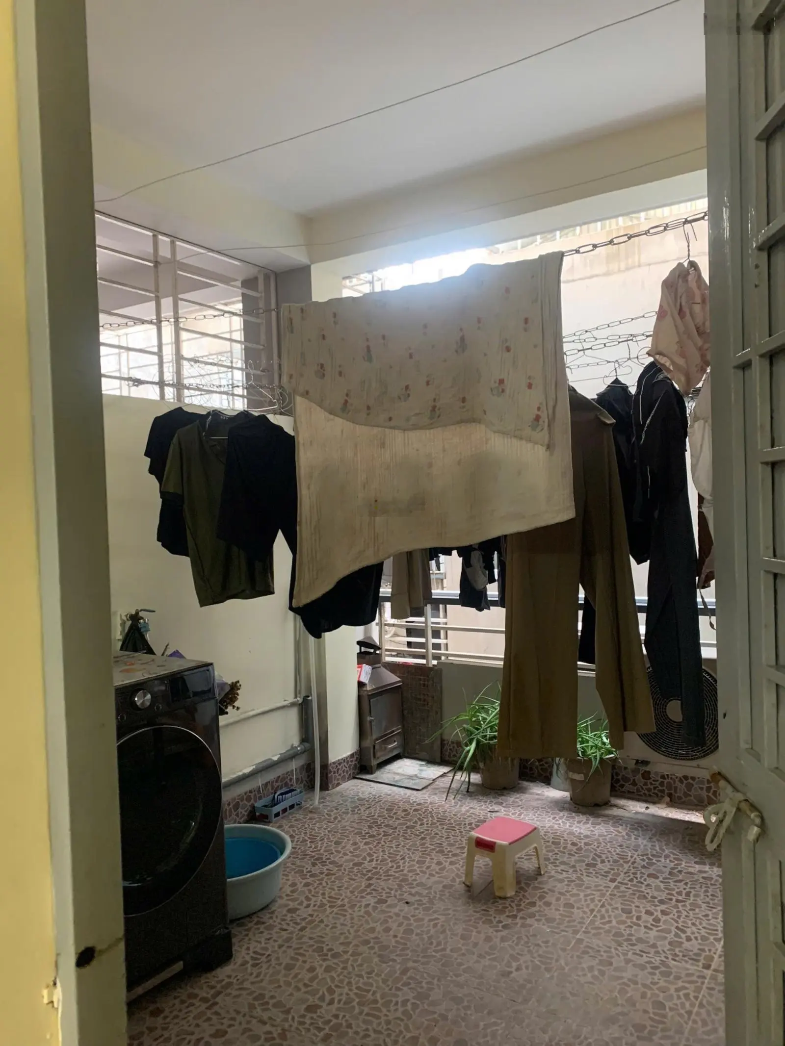 Hiếm! Bán Nhà Dịch Vọng, Cầu Giấy 35m2, 5 Tầng, ngõ thông, gần phố, nhà dân xây. Nhỉnh 6 tỷ