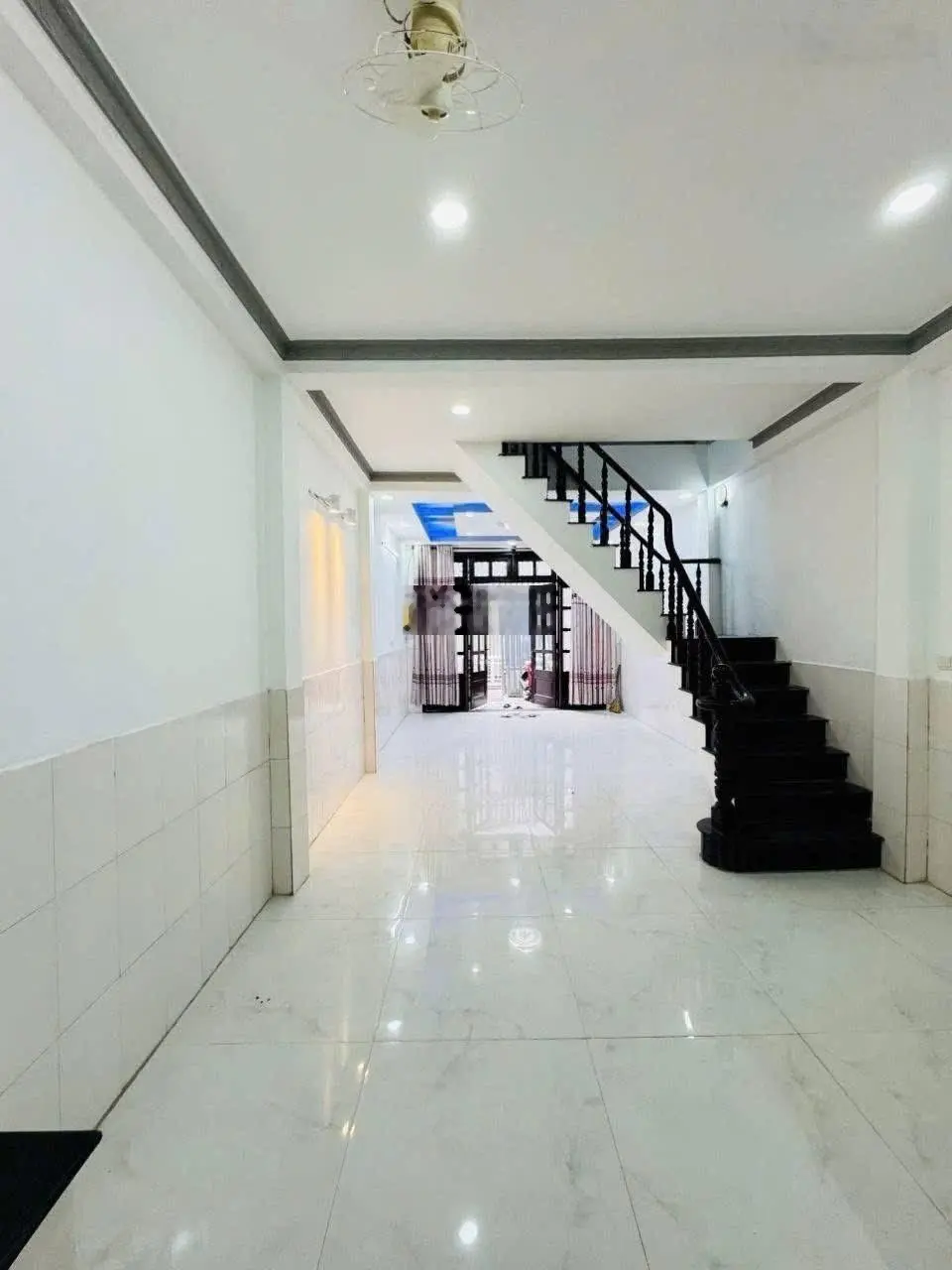 3 tầng, sân thượng - hẻm xe hơi đường Số 20 - Dương Quảng Hàm: 4 x 11m (nở hậu), giá 5,15 tỷ