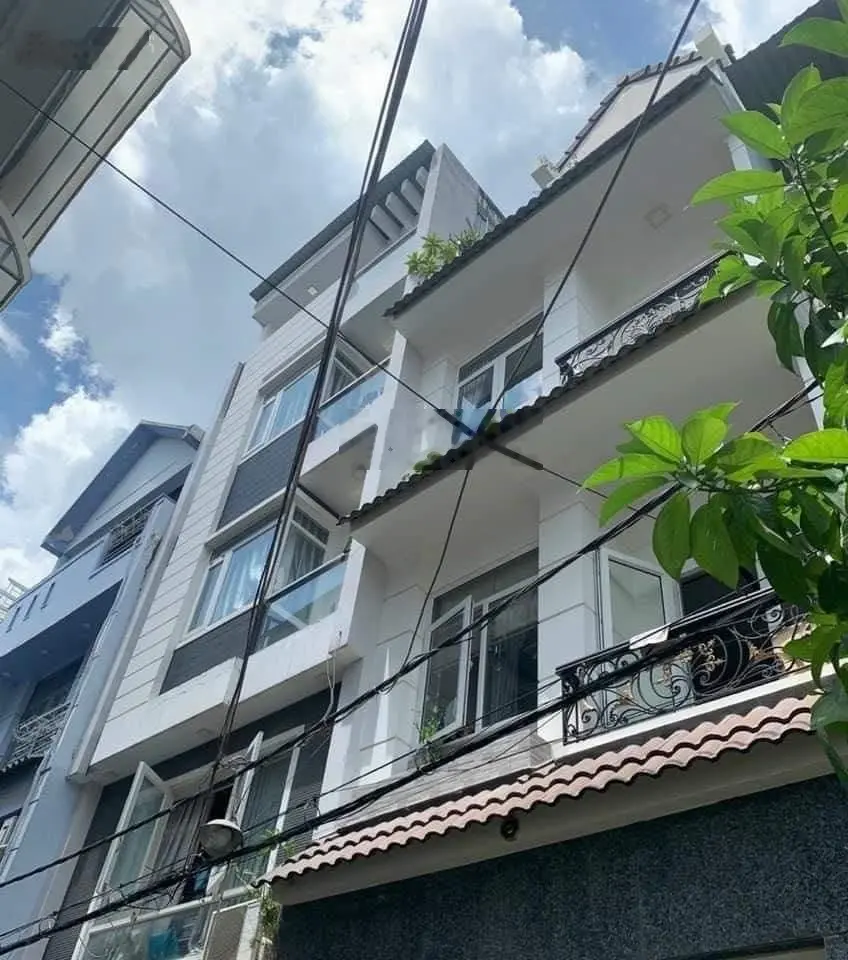 HXH Chu Văn An P12 4,7x12m vuông vức trệt lửng 2 lầu ST gồm 7PN, doanh thu 30tr/tháng