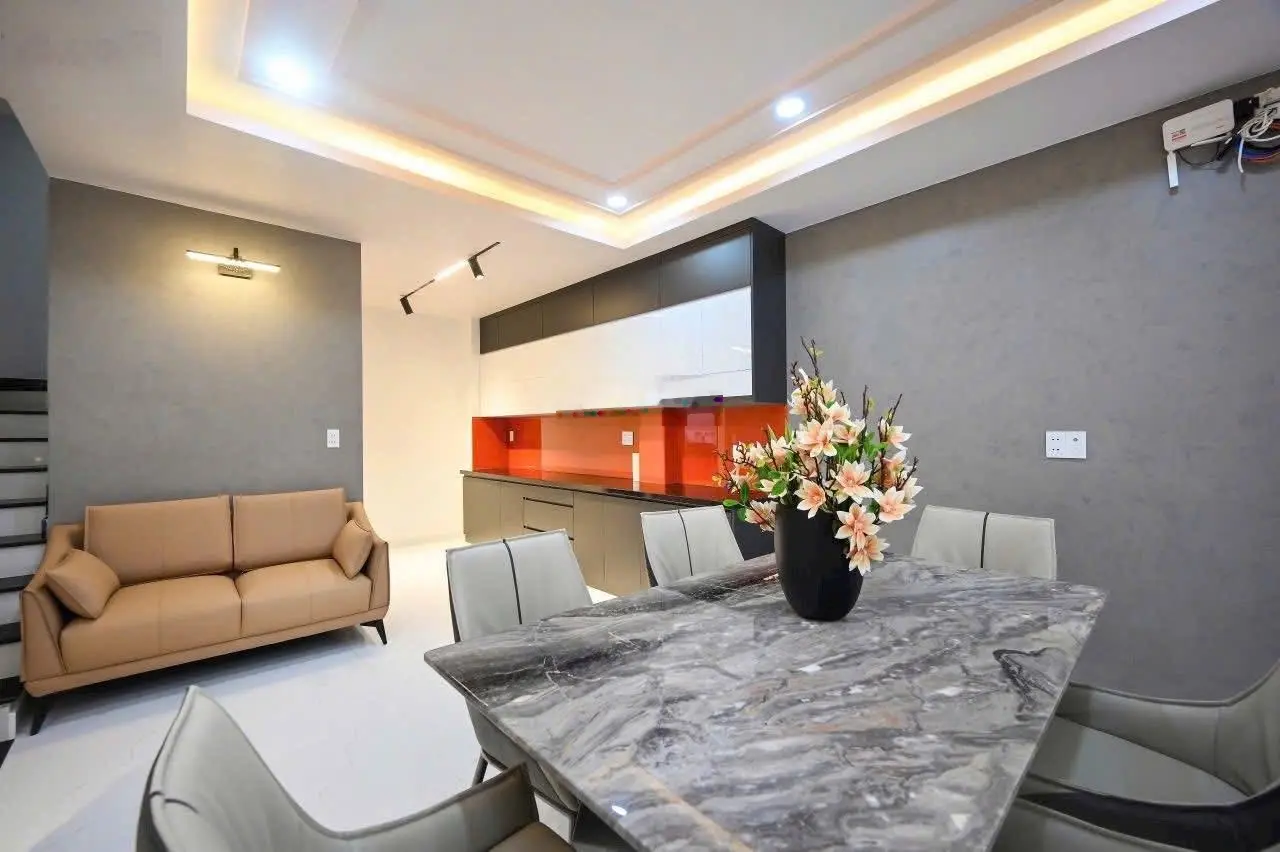 Cần bán gấp nhà Đ.Mạc Đĩnh Chi,Đakao,Q1 giá 5Tỷ050/80m cho thuê 34tr/tháng gần công viên Lê Văn Tám