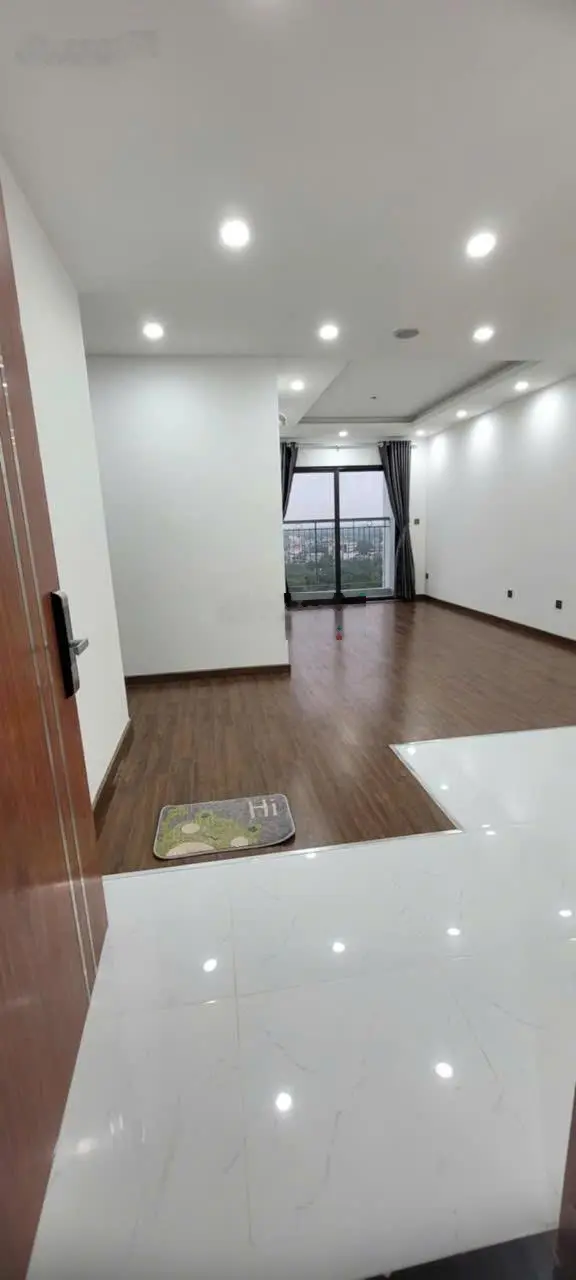 Chính chủ gửi bán CH 71m2 siêu rẻ đẹp + siêu mới KĐT Việt Hưng, giá Siêu tốt Phương Đông Green Home