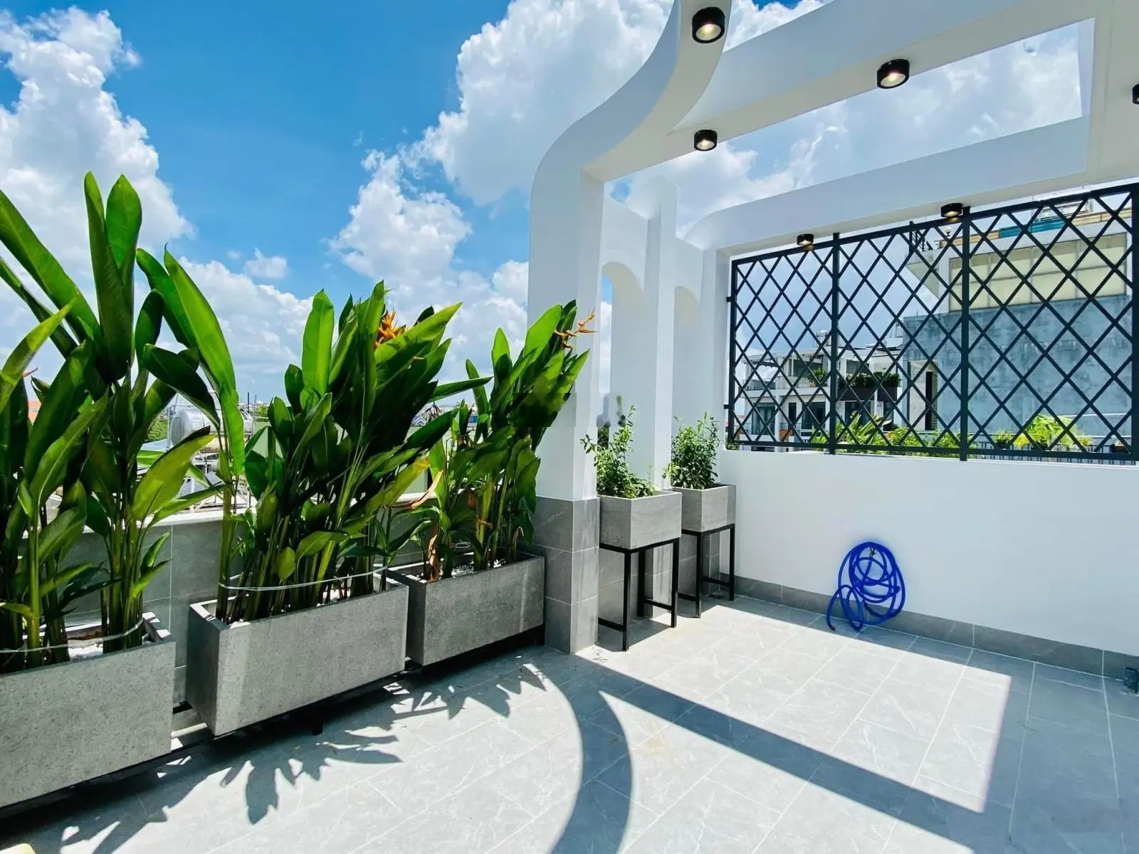 Siêu phẩm nhà phố - xây mới cao cấp chính chủ bán gấp tặng hết nội thất