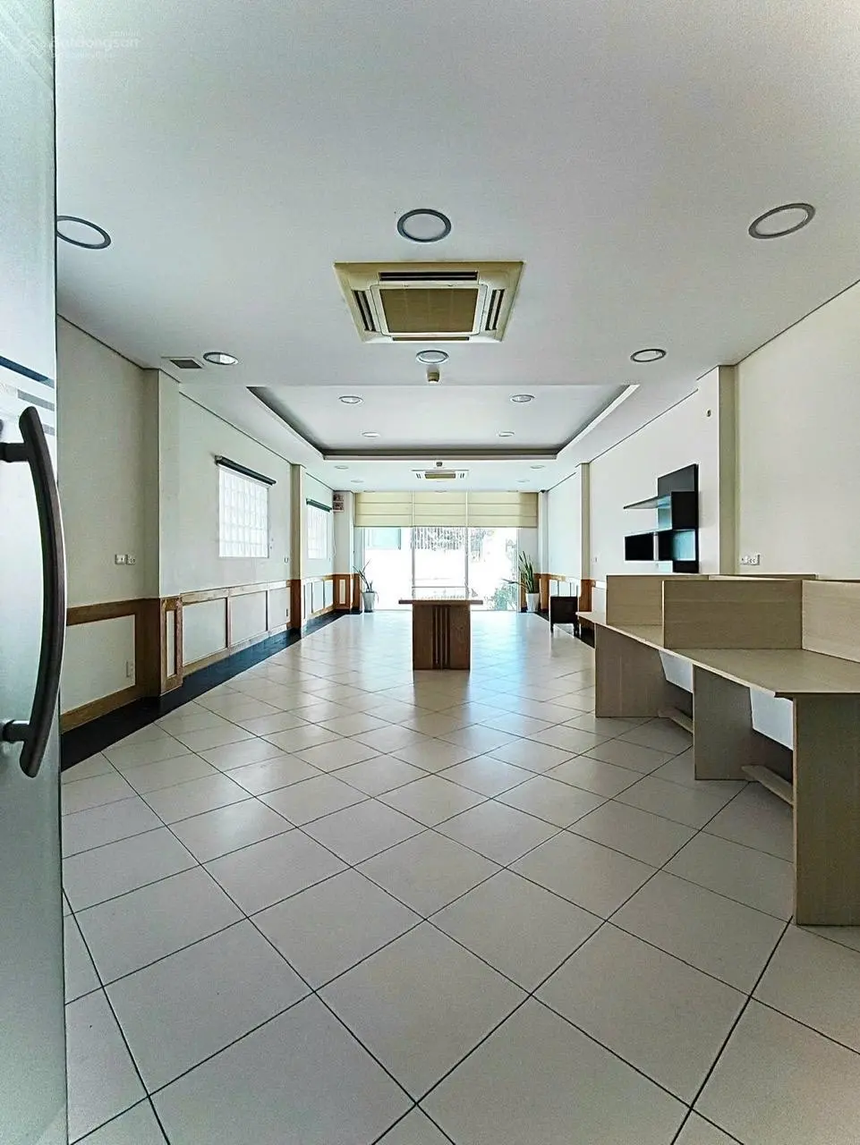 Cần bán tòa nhà văn phòng đường Calmette Quận 1 giá 28,3 tỷ