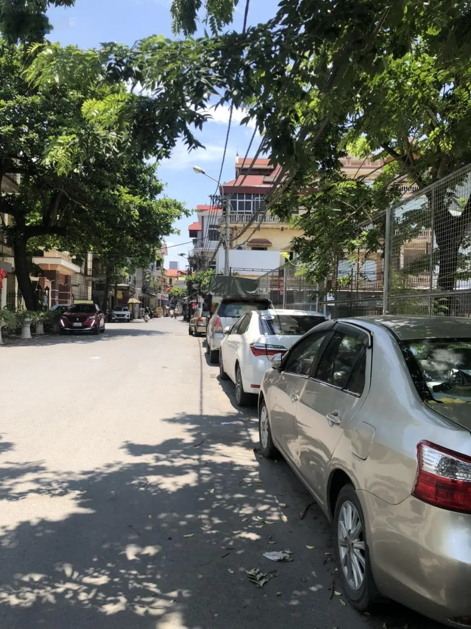 Siêu đẹp-Bán nhà Dương Nội 55m2, 5 tầng thang máy, ô tô qua cửa, cách 1 nhà ra mặt phố. Giá 9.8 tỷ