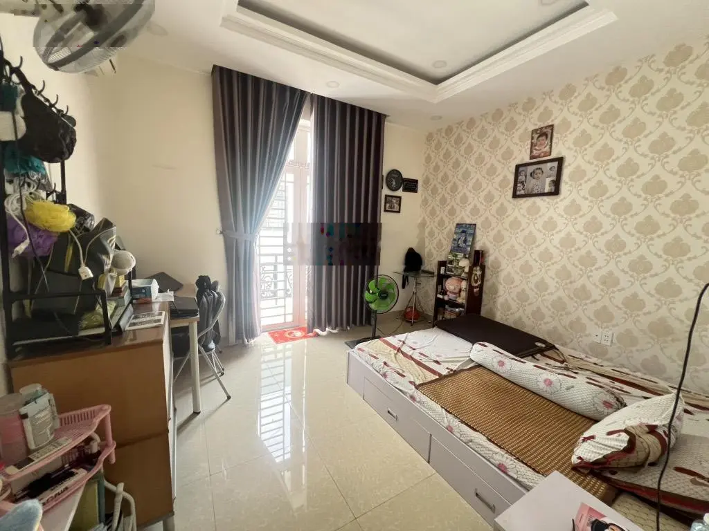 Siêu phẩm 4 tầng view sông _ hiếm có khó tìm _ ngay landmart 81!