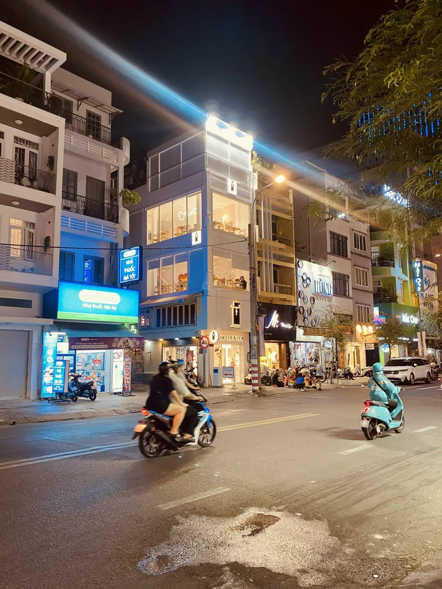 Hot! Bán góc 2 MT Phan Văn Trị, DT: 5.6x24m, CN: 132.4m2, KC: 5 tầng, HĐT: 100tr, giá hạt dẻ: 20tỷ