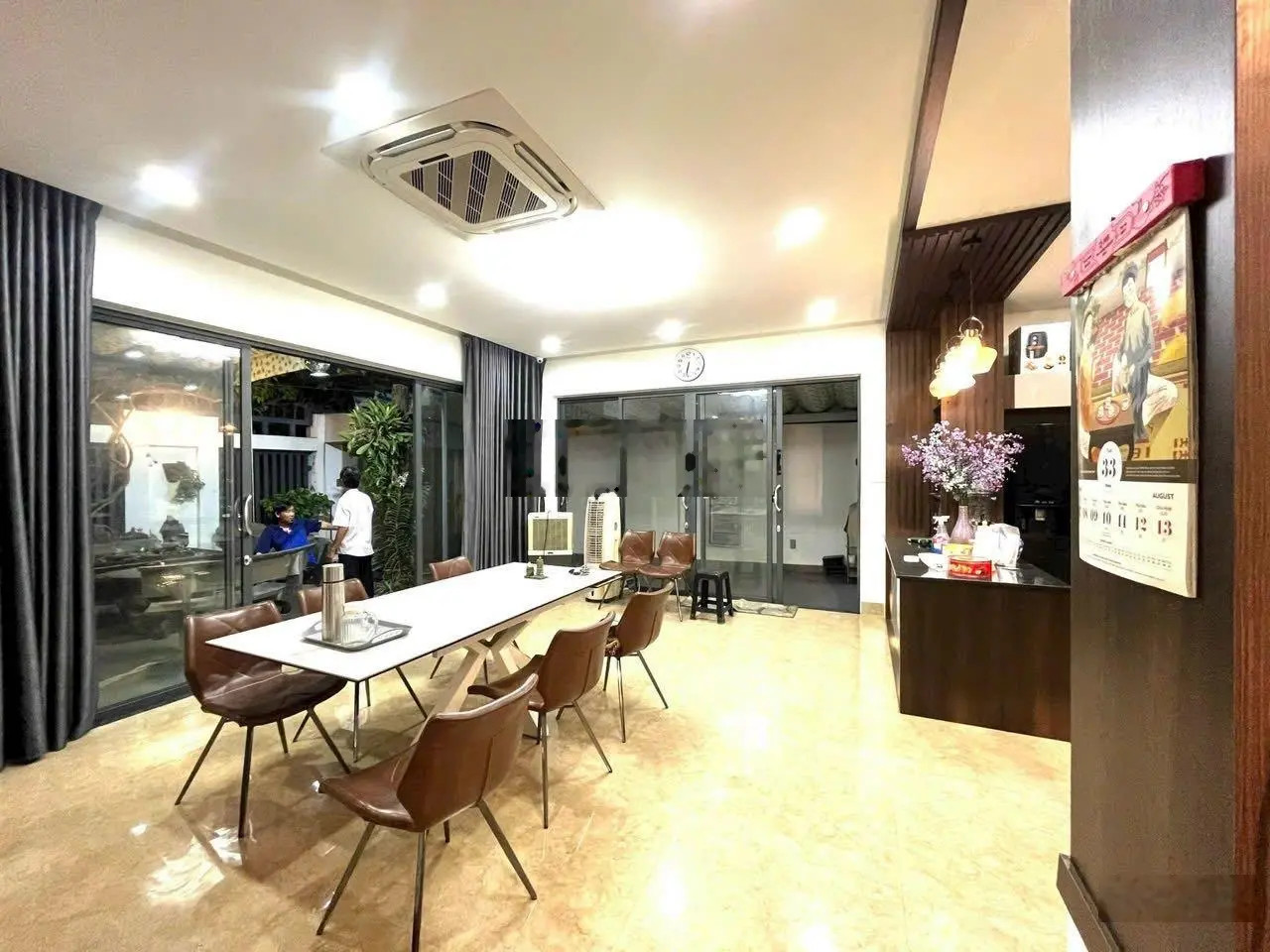 Chính chủ cần bán căn góc biệt thự đơn lập, vị trí đường 18m hướng Đông Nam, gần công viên lớn