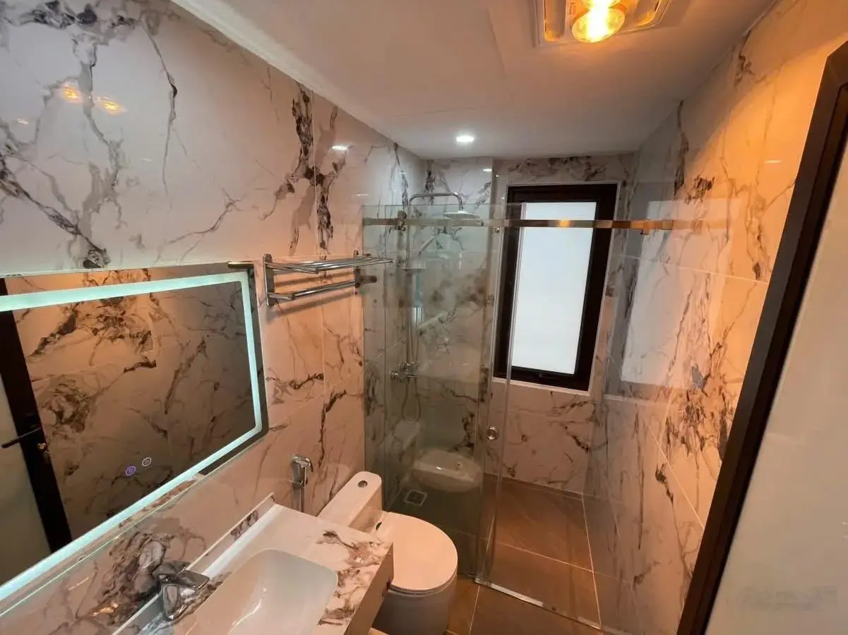 Siêu phẩm - Ngọc Lâm - LB - gara 7 chỗ - lô góc - 7 tầng thang máy - xây mới kinh doanh ô tô thông