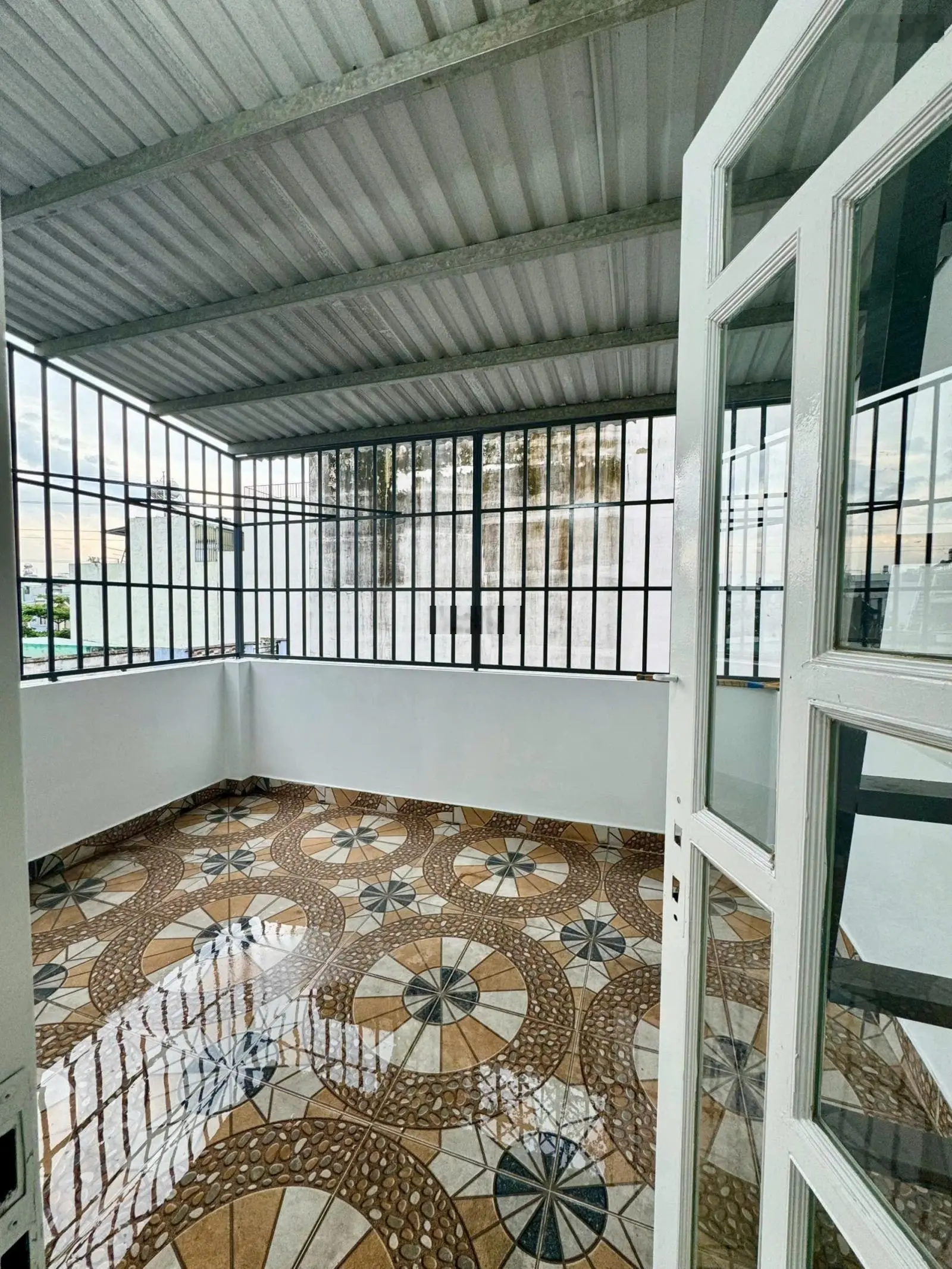 Nhà 3 tầng một sẹc Hương Lộ 2 ngay bệnh viện Bình Tân (4x18m) chỉ gần 6 tỷ đường nhựa xe tải thông