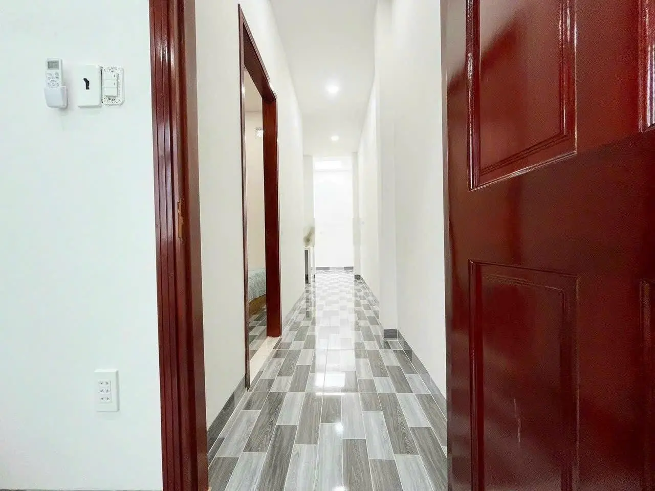 Bán nhà tặng nội thất, SHR đã hoàn công