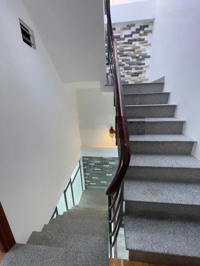 Bán nhà 3 tầng DT: 4x12,5m, TC 50m2 Trần Quang Diệu, Quận 3- khu vực buôn bán thời trang-giá 8,8 tỷ