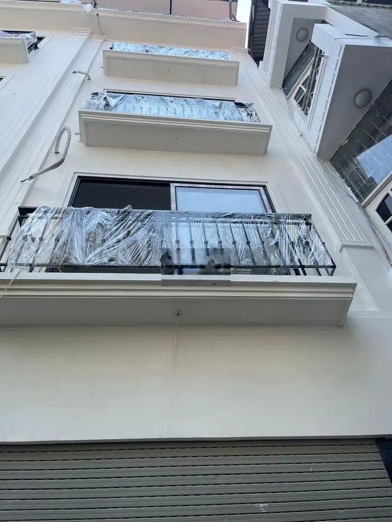Bán Nhà 310Nghi Tàm 35m2, 5T Thang Máy Nở Hậu Giá 7,3 Tỷ Đg ÔTô Đỗ Cửa