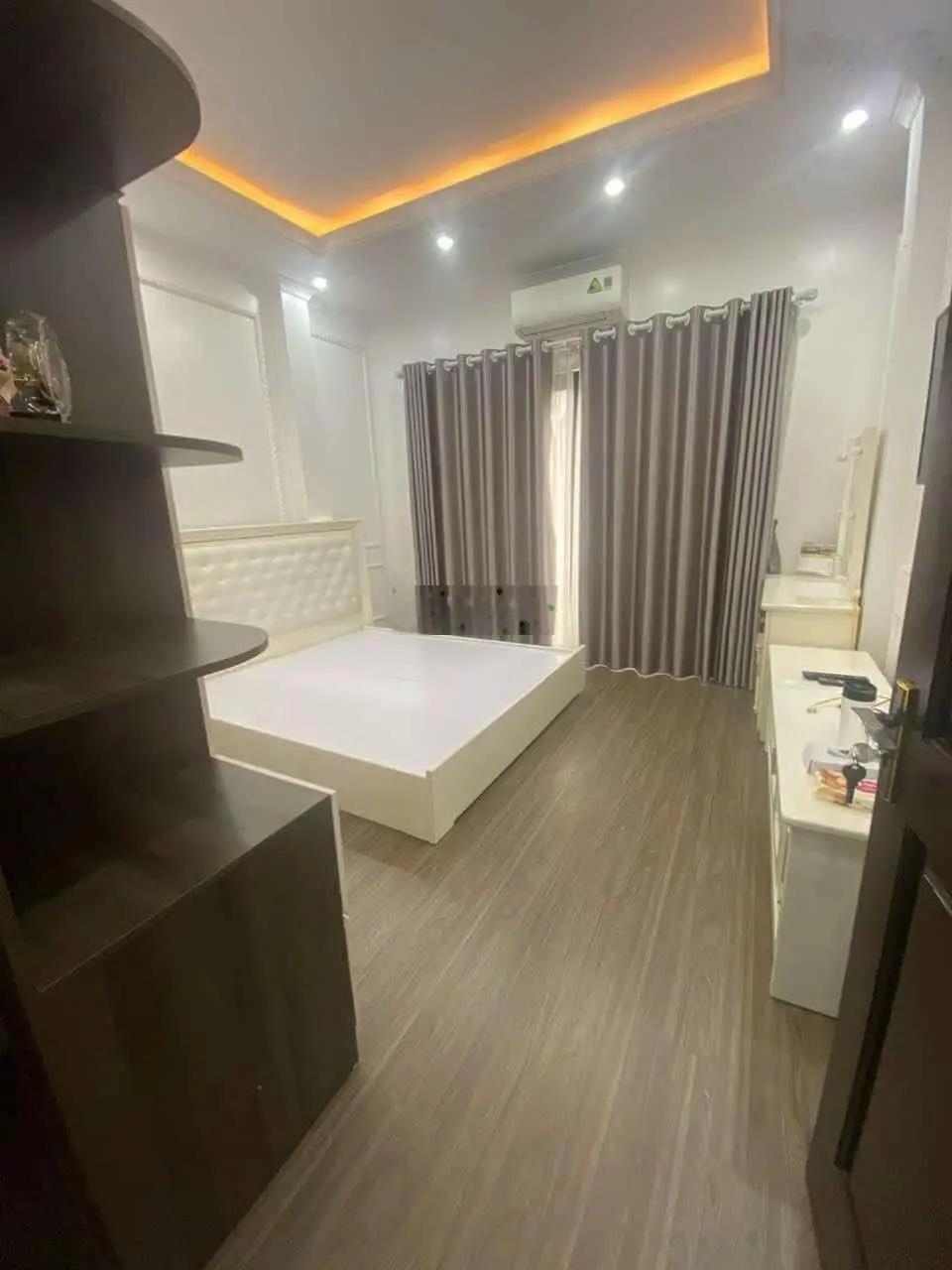 Chính chủ bán nhà ngõ 24 ngọc lâm- ô tô đỗ cửa- ngõ thông- tặng nội thất xịn.0383936996