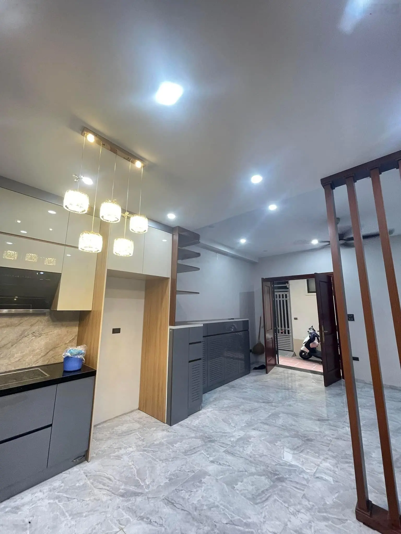 Bán nhà Văn Cao Ba Đình 100% tin thât
41m2 - 5.3m MT 6.7 tỷ Nhà tuyệt đẹp thiết kế hưởng