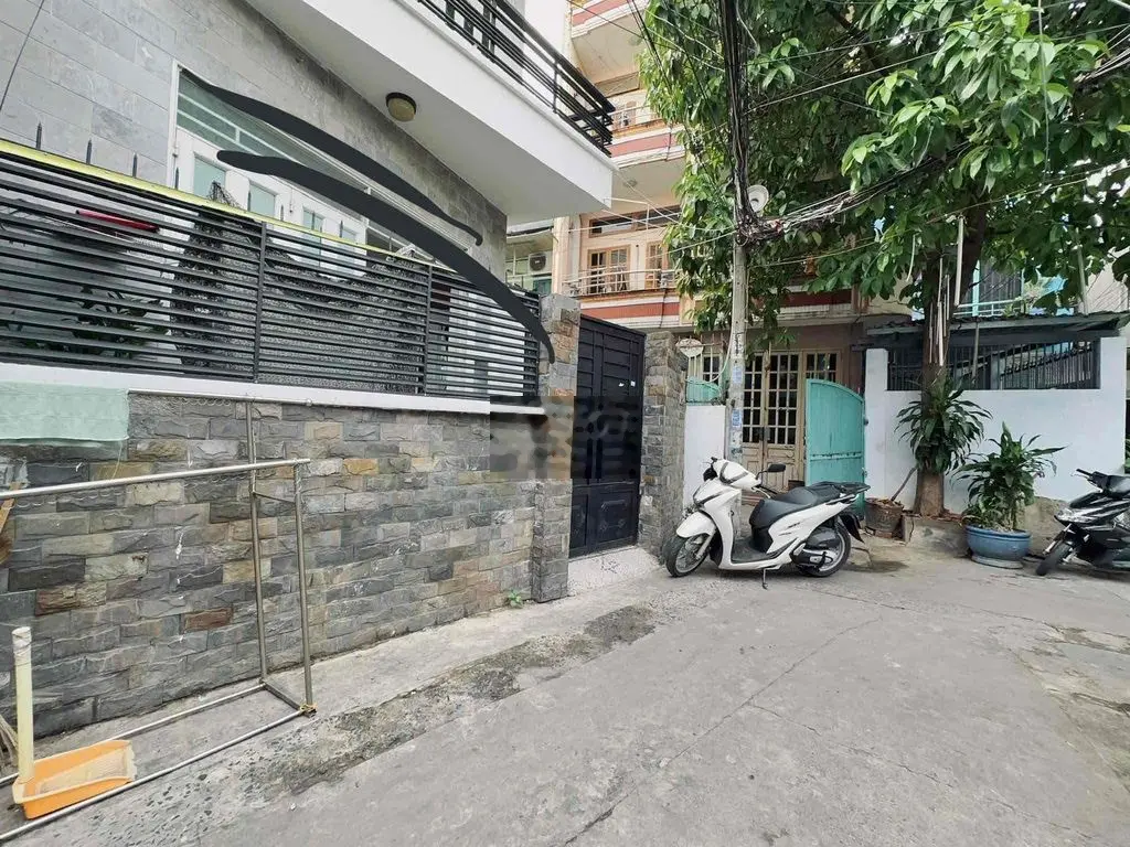 HOÀNG HOA THÁM, P6, BÌNH THẠNH - HẺM Ô TÔ- 50M2 (5x10) A4 - HƠN 7 TỶ.