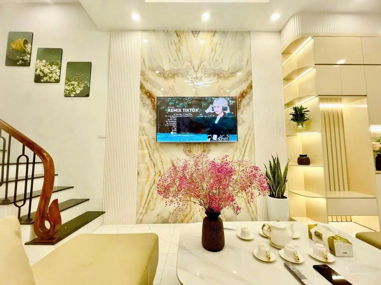 Bán nhà đường minh khai 42m 5 tầng 30m ra đường ô tô hàng xóm times city chỉ 5,35 tỷ