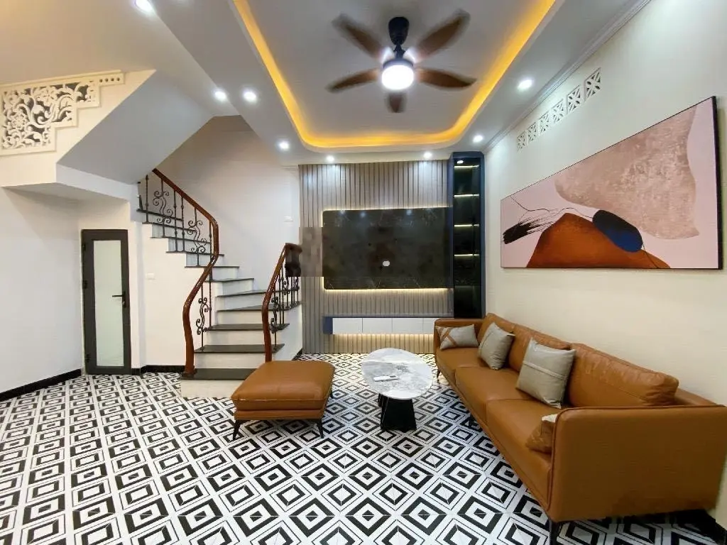 Nhà cự lộc đẹp mới lung linh - thoáng sáng - sát phố, sát hồ, bãi gửi ô tô - full nội thất tặng lại