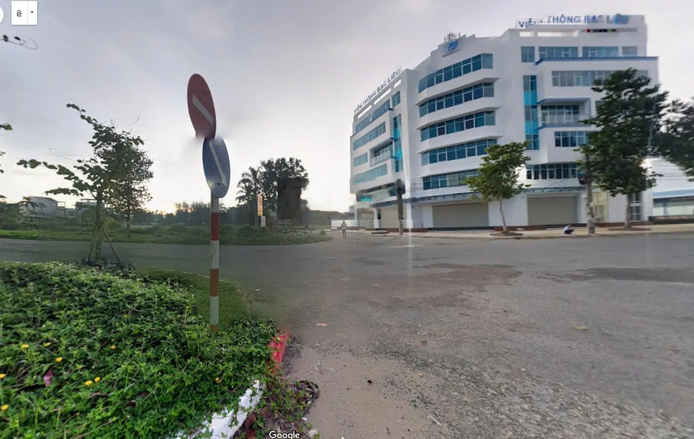 Bán đất mặt tiền Cao Triều Phát, phường 1, Tp. Bạc Liêu; 10 x 30m; 305m2 ODT; 25 Tr/m2