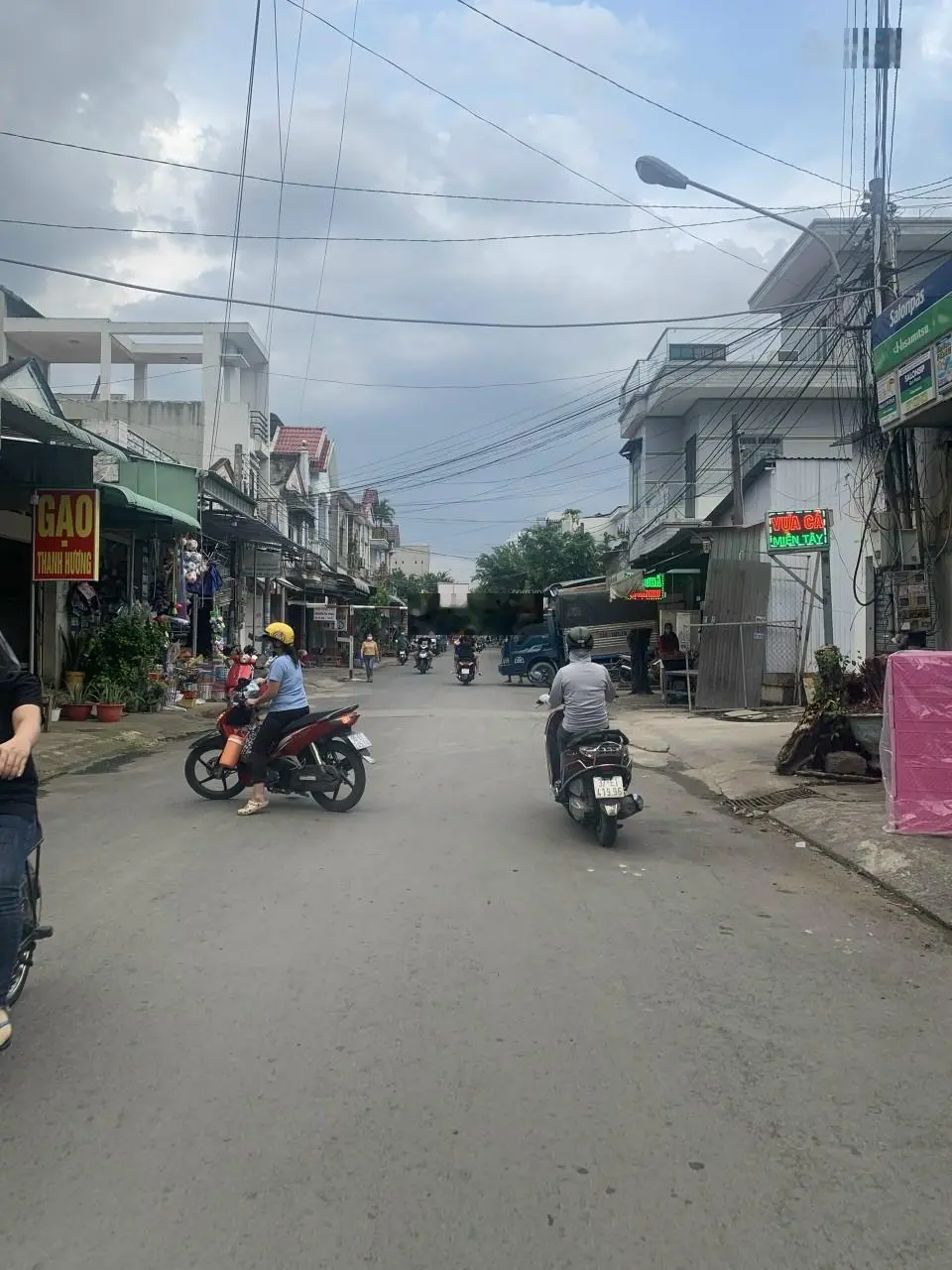 Bán dãy trọ + kiot MT kinh doanh chợ Xóm Vắng, Phường Dĩ An, TP Dĩ An