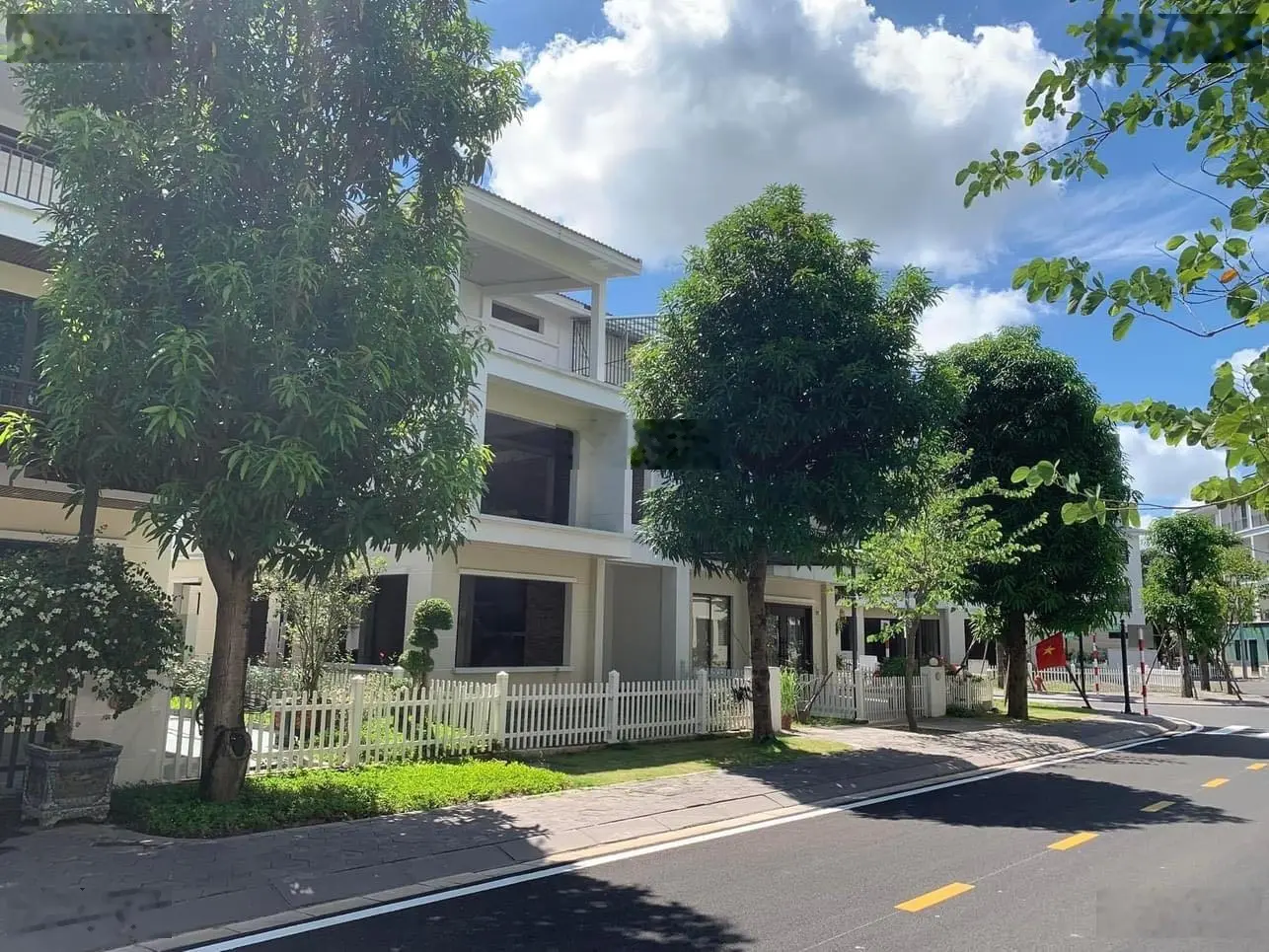 Bán căn biệt thự Vườn Tùng rẻ nhất Ecopark Hải Dương. LH em Sim Ecopark 0889 561 ***