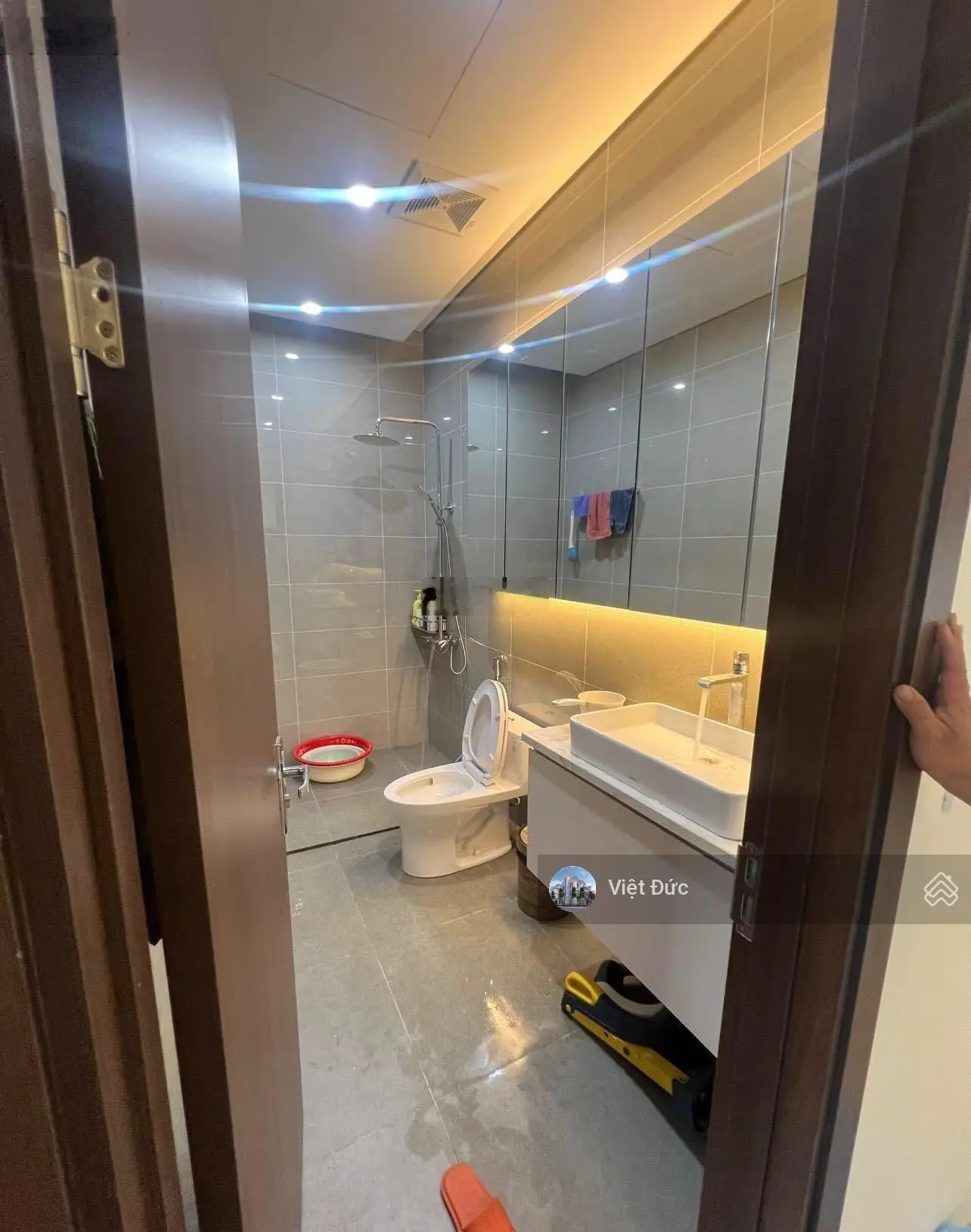 Em cần bán biệt thự song lập San Hô. Đã hoàn thiện chỉ việc xách vali vào ở. 0941 851 ***
