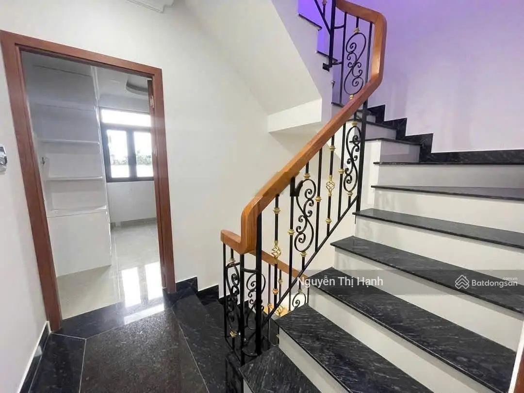 Nhà phố 4 tầng siêu đẹp cần bán gấp - Hiệp Bình Chánh, Thủ Đức, thiết kế hiện đại