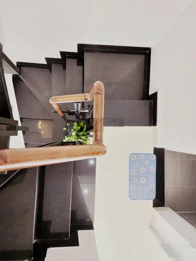 Hiếm! 5 tầng Bùi Đình Tuý - DTSD 61m2 - hẻm thẳng một trục - 3PN - hơn 4tỷ TL