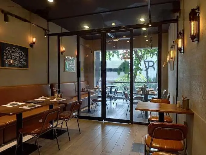 Chính chủ hạ 64 tỷ! Bán gấp nhà MT Hồ Tùng Mậu Sát Bitexco, Quận 1. (5x25m) 4 tầng. HĐT 219 tr/th