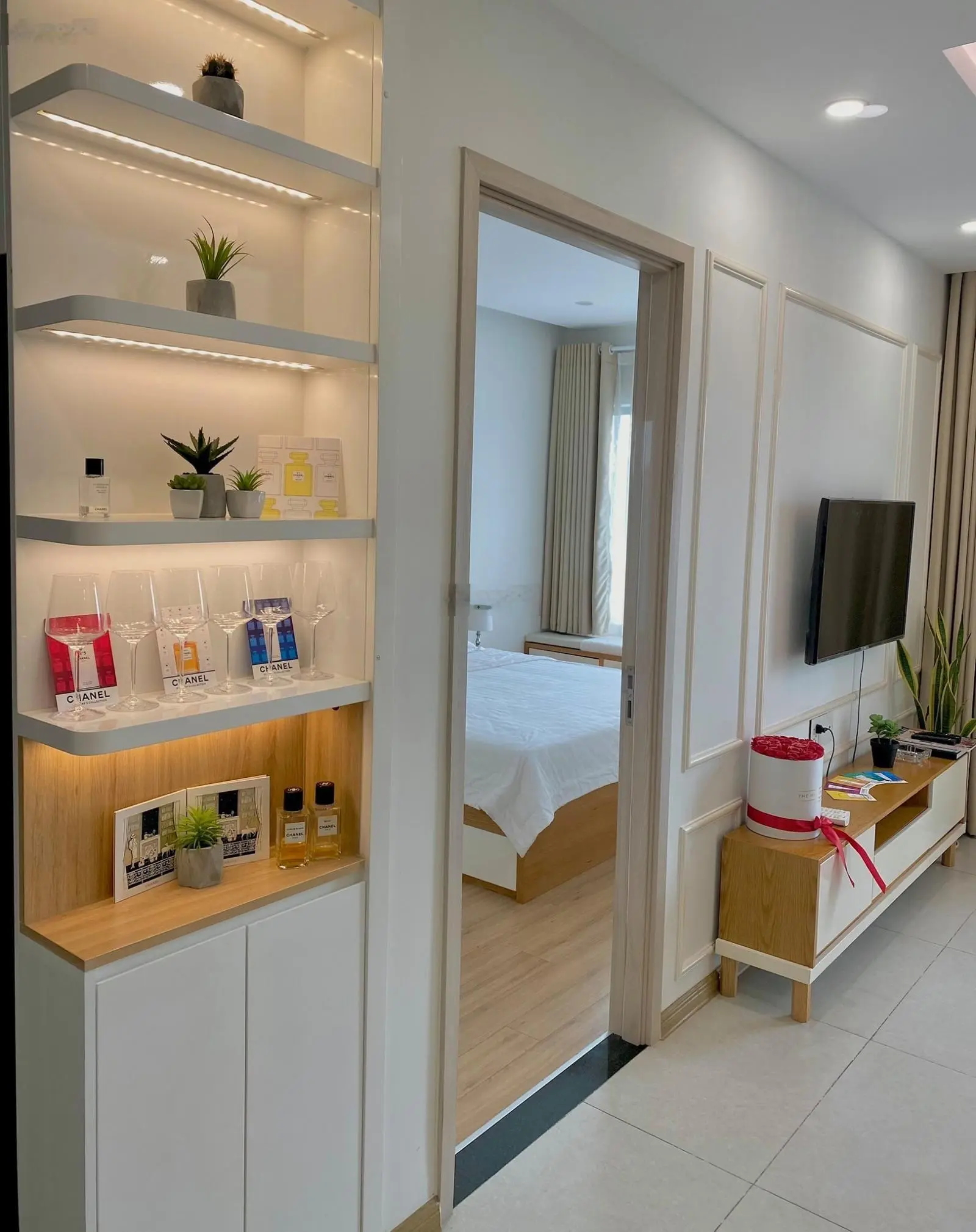 Bán căn hộ chung cư Âu Cơ Tower Quận Tân Phú. 88m2, 3PN, giá 3.3 tỷ. Sổ. LH: 0902 369 *** Hạnh Thi