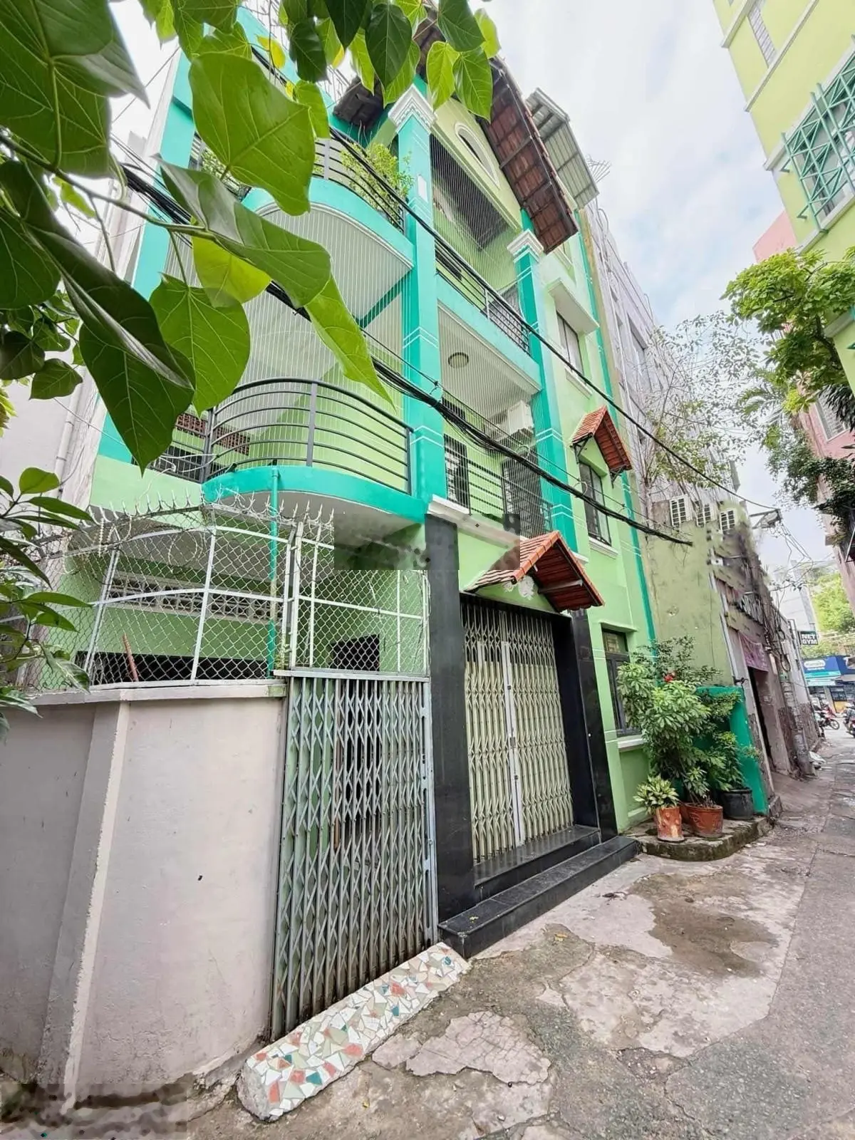 Hoàng Hoa Thám Bình Thạnh 4 tầng BTCT - HXH 1 căn ra mặt tiền - 92m2 ngang 9m 6PN chỉ 15,x tỷ
